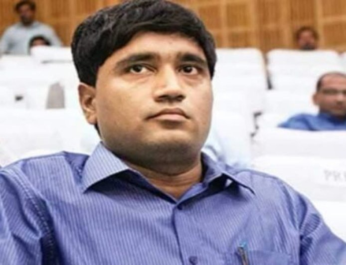 IFS अधिकारी संजीव चतुर्वेदी ने 3 लाख रुपये से अधिक की भत्ता राशि CM राहत कोष में की दान, ईमानदारी की दी अनूठी मिसाल