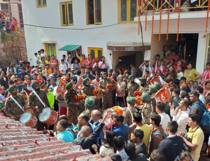 केदारनाथ यात्रा 2023: बर्फबारी के बीच बाबा की डोली का महाकालीन सफर