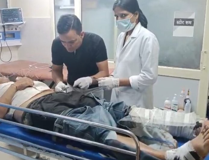 उत्तराखंड में दर्दनाक सड़क हादसा: बारात की बुलेरो खाई में गिरी, 11 लोग घायल