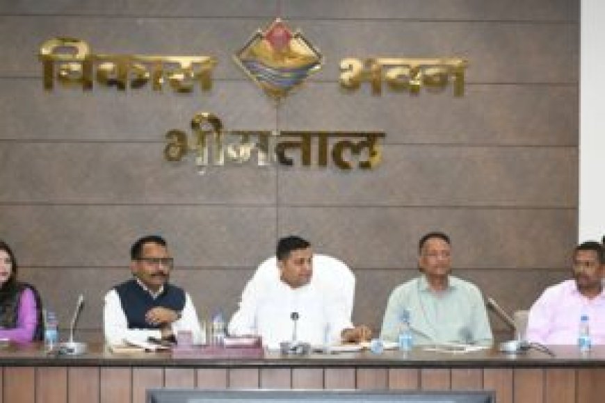 भीमताल में विकास कार्यों पर मंत्री राम सिंह कैड़ा की समीक्षा, अधिकारियों को दिए निर्देश
