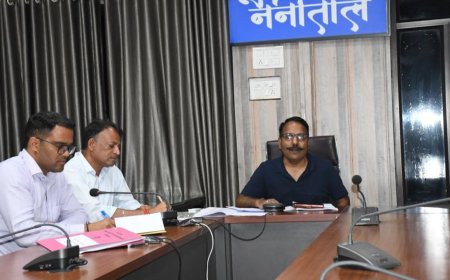 हल्द्वानी में डीएम ने जिला योजनाओं की गति बढ़ाने के निर्देश जारी किए