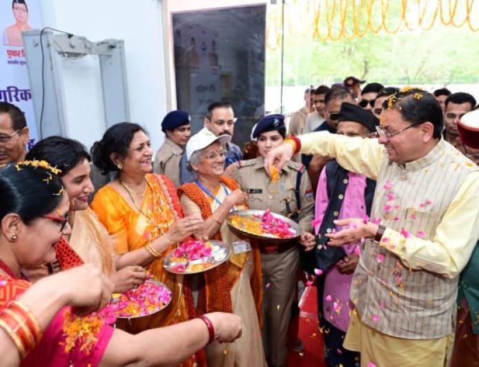 मुख्यमंत्री ने वरिष्ठ नागरिक सम्मान एवं खेल समारोह में किया प्रतिभाग