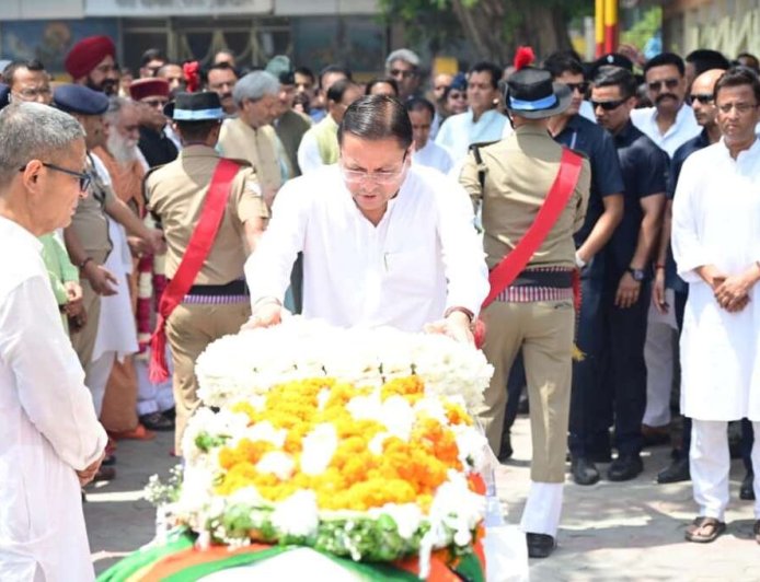 उत्तराखंड के पूर्व मुख्यमंत्री भुवन चंद्र खंडूड़ी का अंतिम संस्कार, राजकीय सम्मान से दी गई विदाई