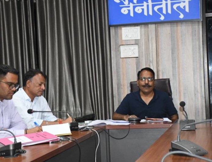 हल्द्वानी में डीएम ने जिला योजनाओं की गति बढ़ाने के निर्देश जारी किए