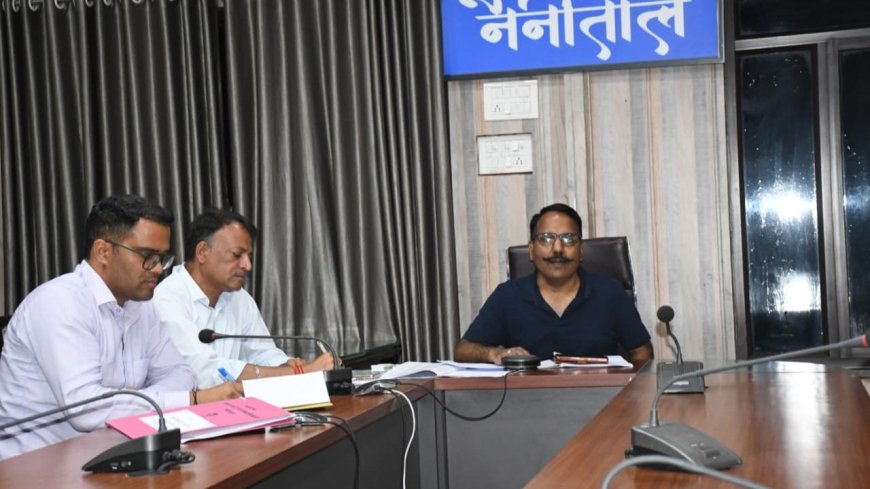 हल्द्वानी में डीएम ने जिला योजनाओं की गति बढ़ाने के निर्देश जारी किए