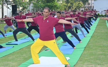 अन्तराष्ट्रीय योग दिवस के अवसर पर पिटकुल में निदेशक पी0सी0 ध्यानी के नेतृत्व में कार्मिकों द्वारा किया गया योगाभ्यास