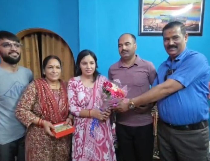 हल्द्वानी की वर्षा जोशी ने UKPSC में दूसरी रैंक हासिल कर रचा नया इतिहास