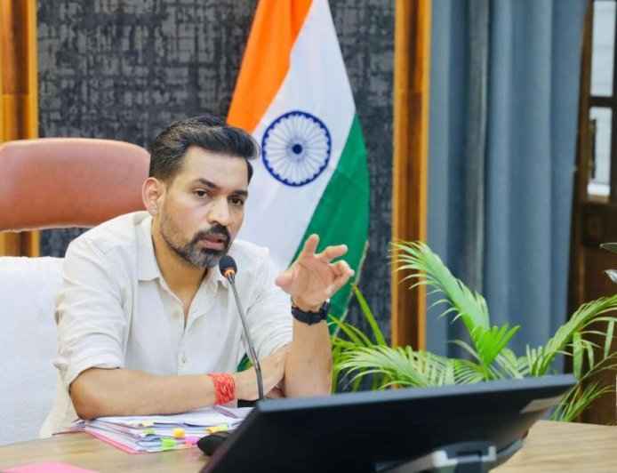 देहरादून जिला प्रशासन का अनोखा कदम: बच्चों के निःशुल्क उपचार का विशेष अभियान, चिन्हीकरण में तेजी