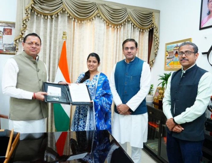 देहरादून की सपना राणा को मिली 3,30,000 प्रतिमाह वेतन, सीएम धामी से की महत्वपूर्ण मुलाकात