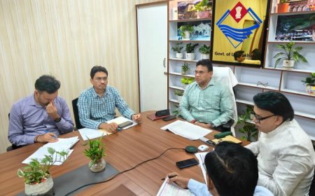 सचिव आवास ने पीएम आवास योजना के कार्य पूर्ण करने के लिए निर्देश दिए