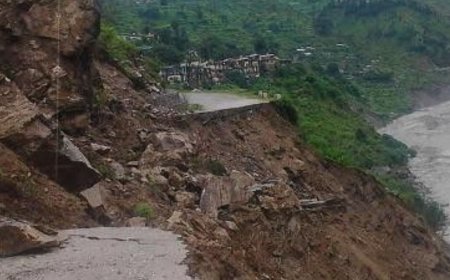उत्तराखंड में मूसलाधार बारिश का कहर; 50 गाड़ियां फंसी, 16 गांवों का संपर्क टूटा