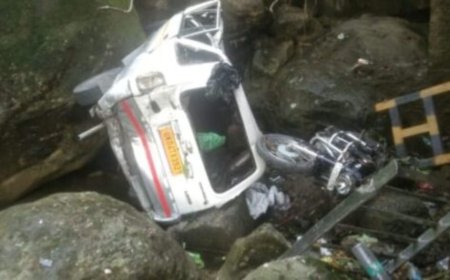 नैनीताल हाई-वे पर टवेरा और बुलेट की भीषण भिड़ंत, जानिए पूरा मामला