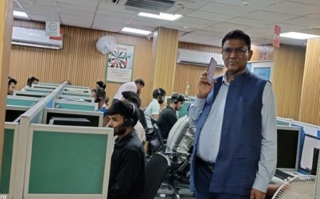 रात्रि बारह बजे UPCL उपभोक्ता शिकायत काल सेंटर का प्रबन्ध निदेशक पी सी ध्यानी ने किया औचक निरीक्षण