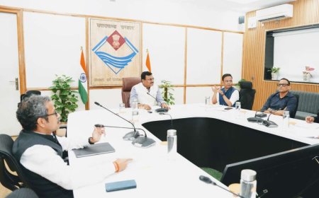 उत्तराखंड: मुख्य सचिव के महत्वपूर्ण निर्देश, सौर ऊर्जा पर ध्यान केंद्रित करने का निर्णय