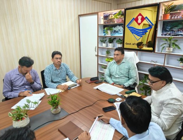 सचिव आवास ने पीएम आवास योजना के कार्य पूर्ण करने के लिए निर्देश दिए