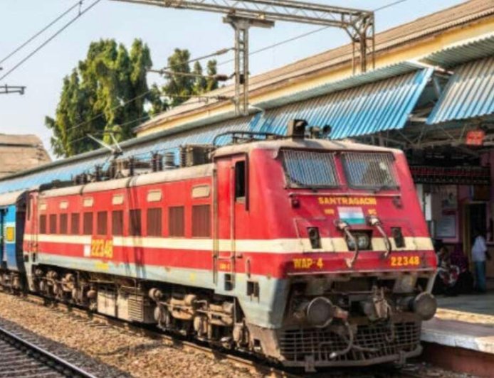 उत्त्तराखंड समाचार: टनकपुर से तख्त श्री हजूर साहिब नांदेड़ तक सीधी ट्रेन सेवा का शुभारंभ, मुख्यमंत्री धामी ने वर्षों पुरानी मांग को पूरा किया