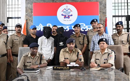 नैनीताल: बुजुर्ग महिला से झपटमारी करने वाले बदमाशों को पुलिस ने सिखाया सबक