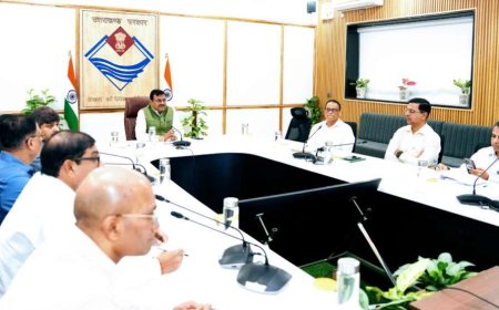 Uttarakhand: विकास परियोजनाओं पर मुख्य सचिव सख्त, धीमे प्रोजेक्ट्स में तेजी के निर्देश