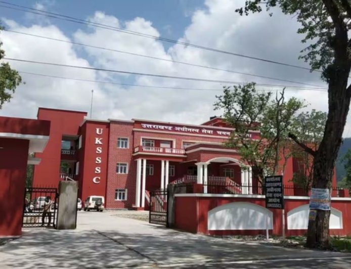 UKSSSC Vacancy 2026: उत्तराखंड में लगभग 4000 सरकारी पदों के लिए आवेदन की सुनहरी अवसर, जानें पूरी जानकारी