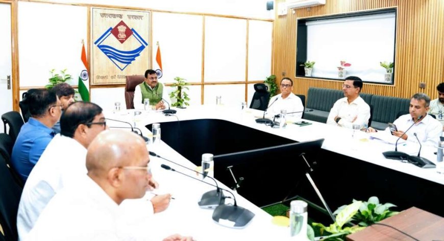 Uttarakhand: विकास परियोजनाओं पर मुख्य सचिव सख्त, धीमे प्रोजेक्ट्स में तेजी के निर्देश