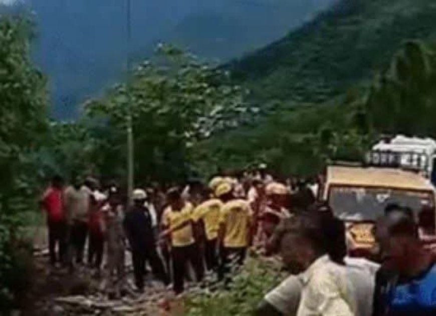 उत्तराखंड में दिल दहला देने वाला हादसा: गहरी खाई में गिरी कार, पांच की मौत